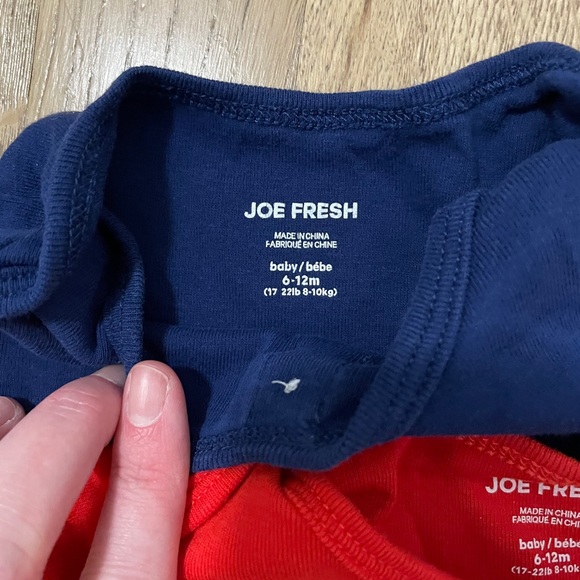 3-pack joe fresh baby onesies - Picture 4 of 6